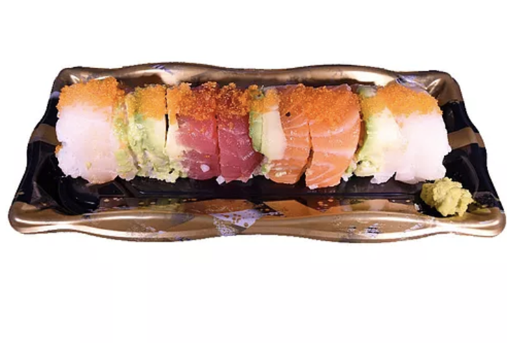 Many styles of food containers from Sunshine Supply Company include this gold patterned sushi plate.